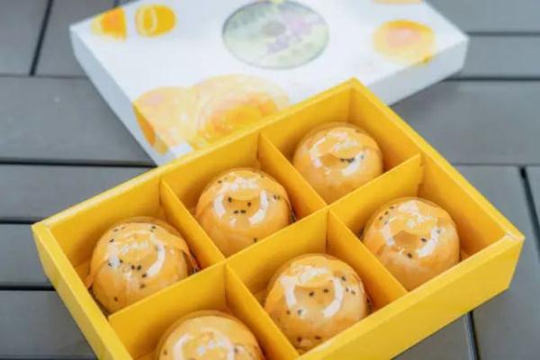 中秋节切超大月饼？！“快告诉我去哪里排队？”