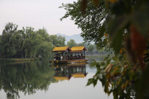 河北承德：避暑山庄美景引游人