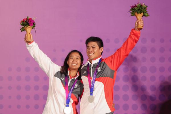 杭州亚运会 | 中国组合赵焕城/王赛博夺得帆船混合双体船-诺卡拉17级金牌