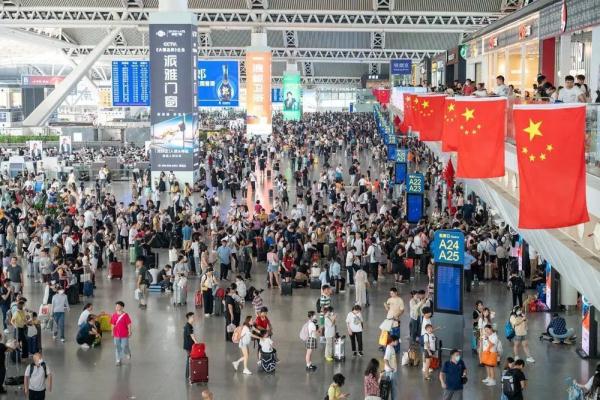 @广东人:长假即将到来,这份铁路、民航出行指引请收好→ @广东人:长假即将到来,这份铁路、民航出行指引请收好→