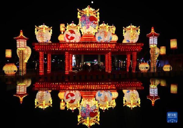 湖南衡阳：张灯结彩迎佳节