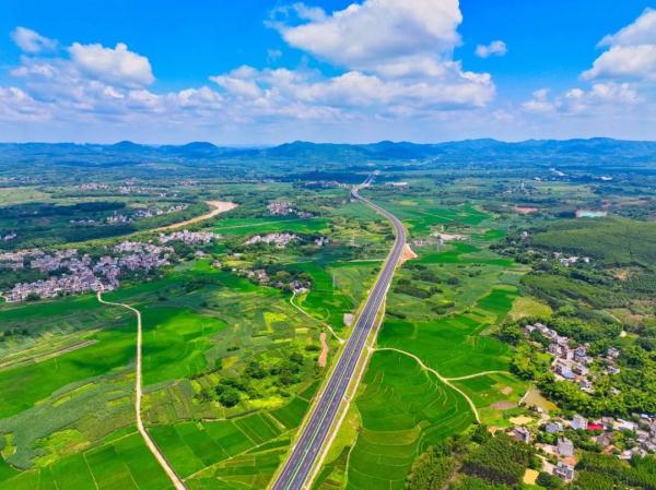 通行时间缩短一半!今日,广西这条绝美高速公路建成通车 通行时间缩短一半!今日,广西这条绝美高速公路建成通车