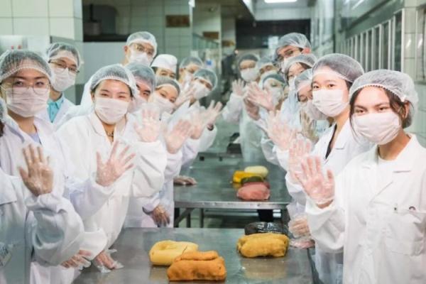 高校月饼“神仙打架”？这些太惊艳了！