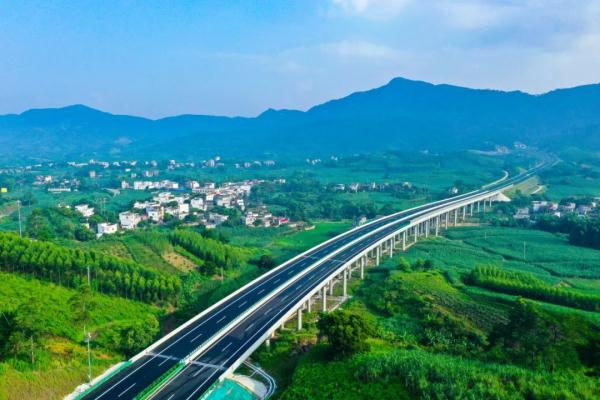 通行时间缩短一半!今日,广西这条绝美高速公路建成通车 通行时间缩短一半!今日,广西这条绝美高速公路建成通车