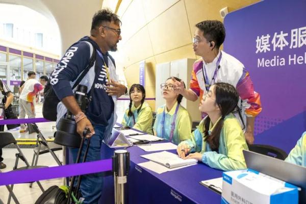 “你们采访马龙，而他扛下了这一切！”