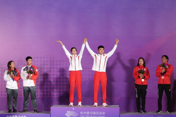 杭州亚运会 | 中国组合赵焕城/王赛博夺得帆船混合双体船-诺卡拉17级金牌