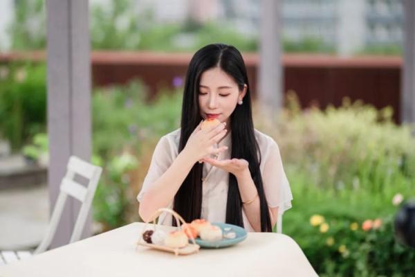 高校月饼“神仙打架”？这些太惊艳了！