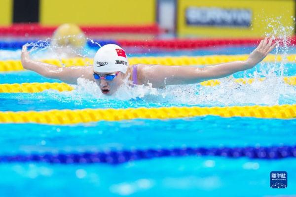 游泳——中国队获得男女混合4x100米混合泳接力冠军
