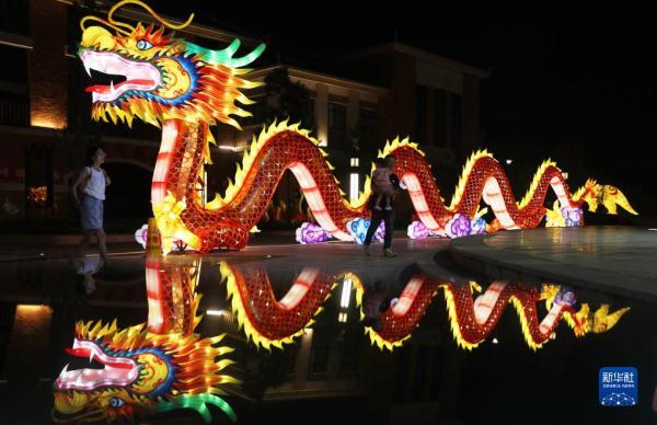 湖南衡阳：张灯结彩迎佳节