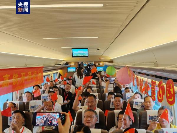 沪宁沿江高铁开通运营 长三角增开列车