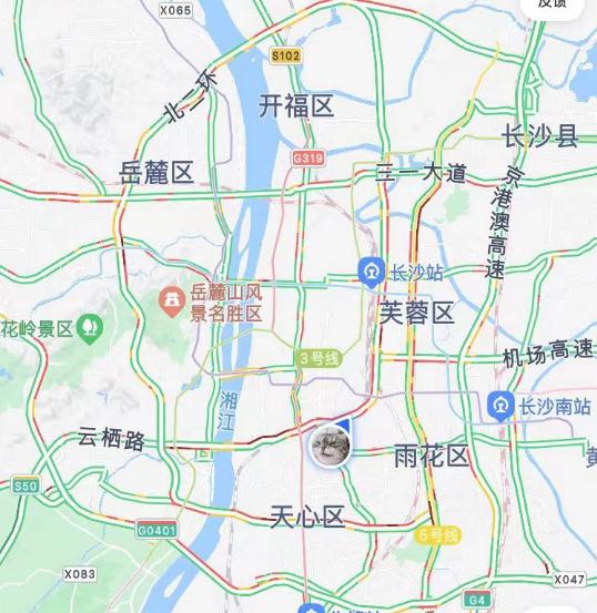 百万车流进出城!长沙机场凌晨人山人海,网友:预判了他人的预判 百万车流进出城!长沙机场凌晨人山人海,网友:预判了他人的预判