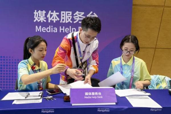 “你们采访马龙，而他扛下了这一切！”