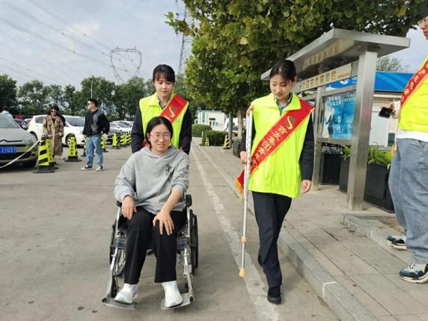 北京西站预计发送旅客192万人！你正在双节出行路上吗？