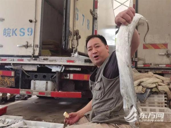 “双节”上海海鲜销售如何？记者实探：部分海鱼价格较往年下降，这类产品受欢迎→