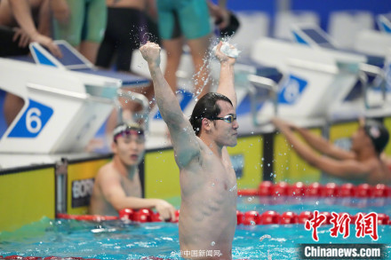 破亚洲纪录!中国队男子4x100自由泳接力夺冠 破亚洲纪录!中国队男子4x100自由泳接力夺冠