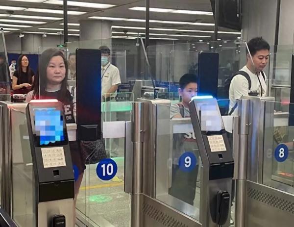 北京西站预计发送旅客192万人！你正在双节出行路上吗？