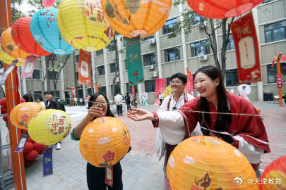 体验中秋民俗 感受中国传统文化魅力