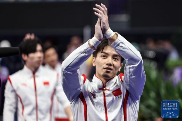 杭州亚运会 | 中国选手包揽男子单杠冠亚军