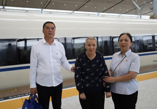 走失28年的她,这个中秋节终于和家人团圆 走失28年的她,这个中秋节终于和家人团圆