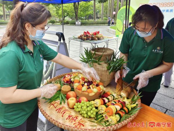 多图来袭！看南宁动物园萌宠“花式”过节