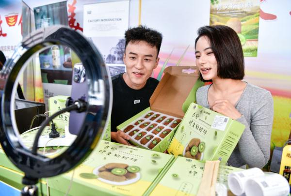 报告显示:我国直播电商呈快速增长态势 报告显示:我国直播电商呈快速增长态势