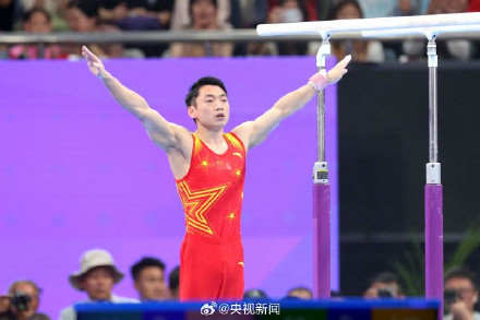 邹敬园夺得杭州亚运会男子双杠金牌