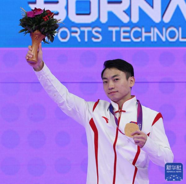 杭州亚运会 | 邹敬园获男子双杠冠军 杭州亚运会 | 邹敬园获男子双杠冠军