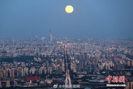 中秋氛围感拉满了 中秋氛围感拉满了