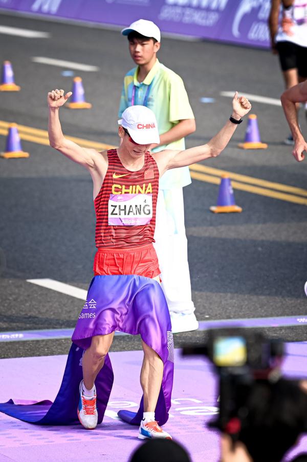 杭州亚运会丨张俊、王朝朝包揽男子20公里竞走冠亚军 杭州亚运会丨张俊、王朝朝包揽男子20公里竞走冠亚军