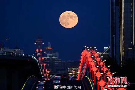 中秋氛围感拉满了 中秋氛围感拉满了