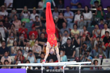 超棒！邹敬园男子双杠夺冠