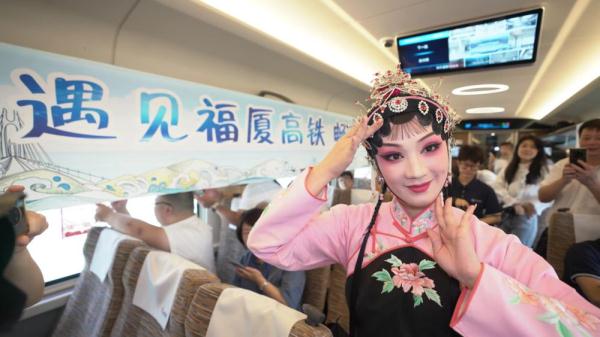 记者带你体验福厦高铁首趟列车