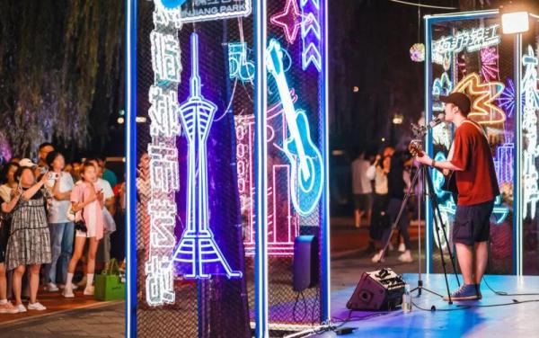 成都“夜游锦江”新航线中秋启航