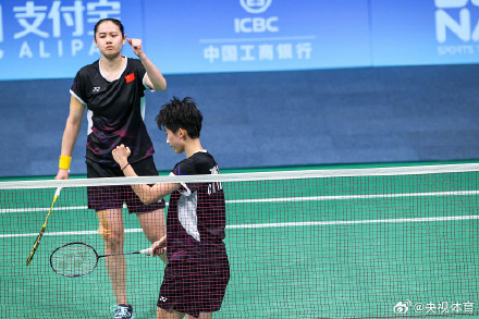 羽毛球女团半决赛 中国队3比1击败日本晋级决赛! 羽毛球女团半决赛 中国队3比1击败日本晋级决赛!