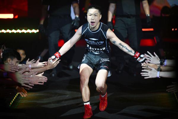 综合格斗丨熊竞楠第七次卫冕ONE世界冠军 综合格斗丨熊竞楠第七次卫冕ONE世界冠军