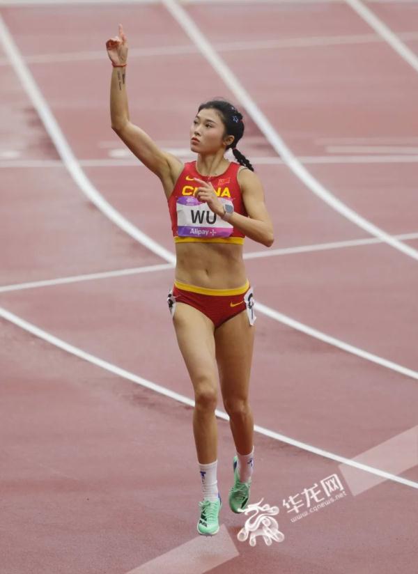 “渝”见亚运 | 颜值与实力并存 吴艳妮终点减速仍以小组第一进决赛 “渝”见亚运 | 颜值与实力并存 吴艳妮终点减速仍以小组第一进决赛