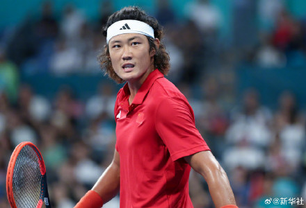 张之臻2比0战胜绵贯阳介 夺网球男子单打金牌