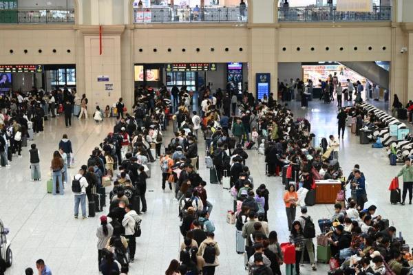 51.6万人次！哈铁创今年单日客流新高，这些方向仍有余票→