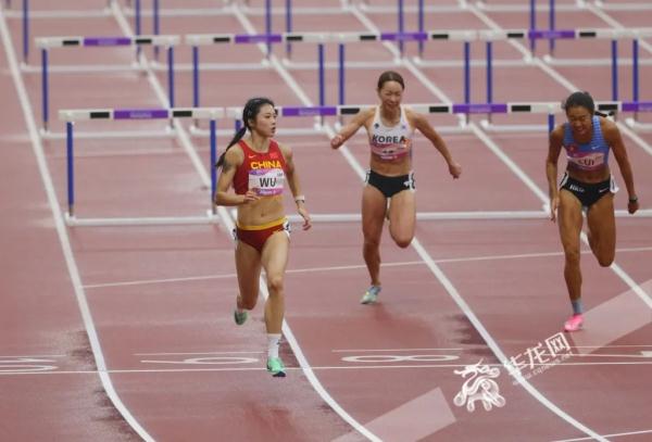 “渝”见亚运 | 颜值与实力并存 吴艳妮终点减速仍以小组第一进决赛 “渝”见亚运 | 颜值与实力并存 吴艳妮终点减速仍以小组第一进决赛