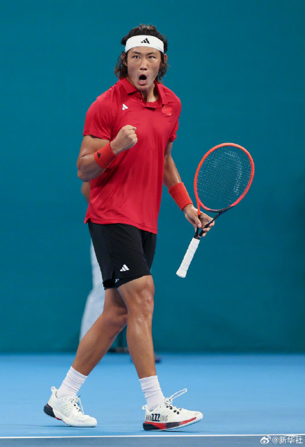 张之臻2比0战胜绵贯阳介 夺网球男子单打金牌