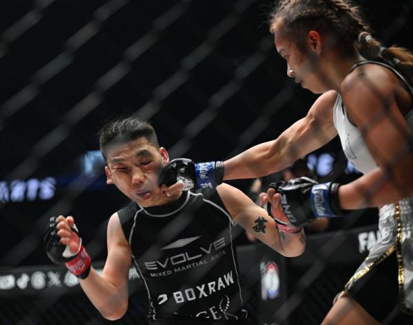 综合格斗丨熊竞楠第七次卫冕ONE世界冠军 综合格斗丨熊竞楠第七次卫冕ONE世界冠军