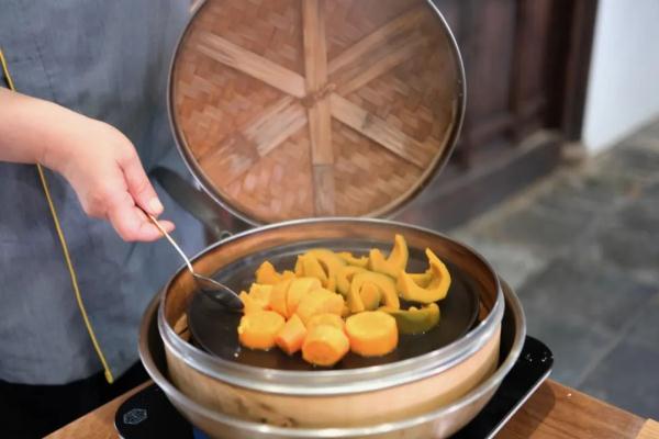 软糯香甜又酥脆,南瓜这样做太好吃了→ 软糯香甜又酥脆,南瓜这样做太好吃了→