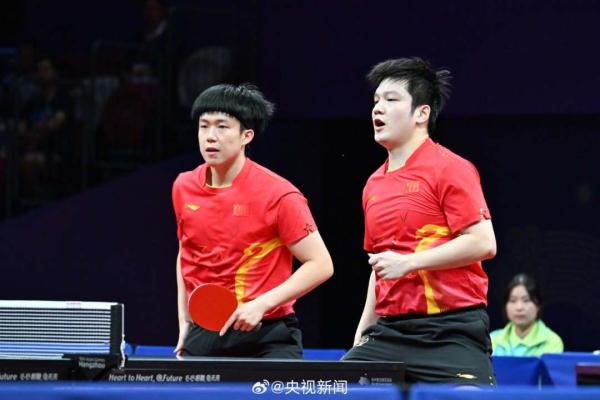 今晚两场夺金之战,一起为国乒加油! 今晚两场夺金之战,一起为国乒加油!