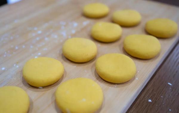 软糯香甜又酥脆,南瓜这样做太好吃了→ 软糯香甜又酥脆,南瓜这样做太好吃了→