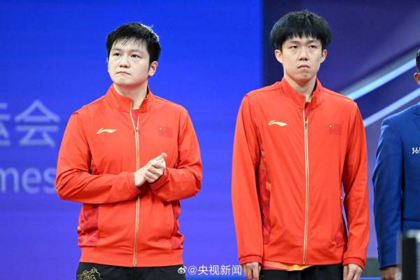 今晚两场夺金之战,一起为国乒加油! 今晚两场夺金之战,一起为国乒加油!
