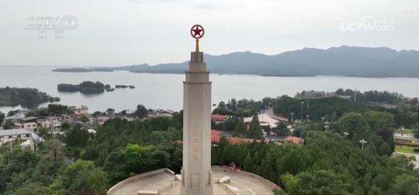 在飘扬的五星红旗下 每一处光景都是锦绣中国 在飘扬的五星红旗下 每一处光景都是锦绣中国