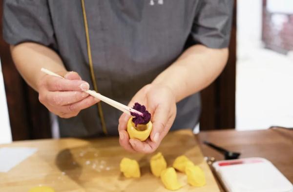 软糯香甜又酥脆,南瓜这样做太好吃了→ 软糯香甜又酥脆,南瓜这样做太好吃了→