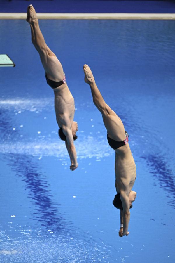 杭州亚运会|男子双人3米跳板:严思宇/何超夺冠 杭州亚运会|男子双人3米跳板:严思宇/何超夺冠