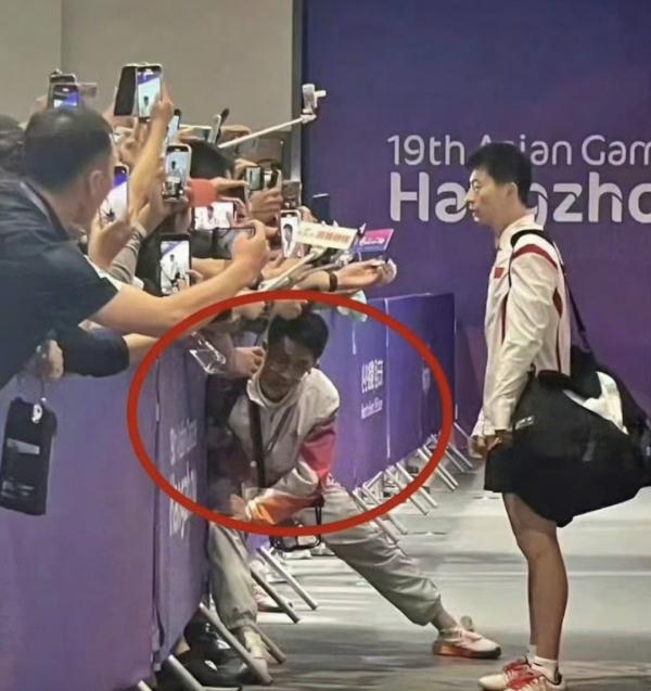 “你们采访马龙，但他扛下了一切！”