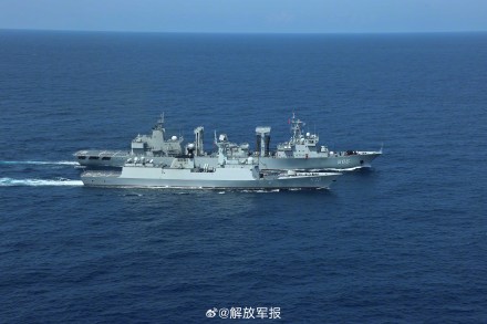 海军第44、45批护航编队顺利完成任务交接